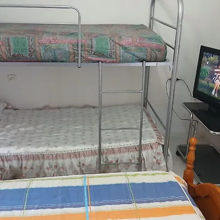 In Guest - Double Bunk بيت ضيافة توليدو